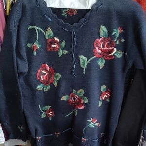 Elegant Floral Knit Sweater - Navy with Red Roses